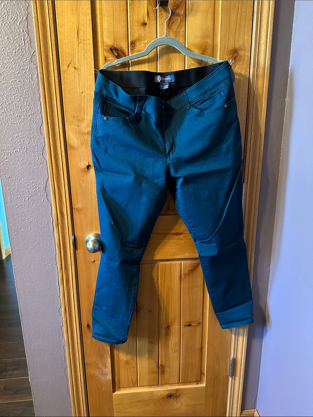 Democracy AbSolution Teal Cropped Ankle Pants